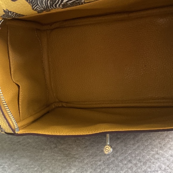 Cute yellow zebra bag - Picture 3 of 6